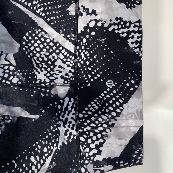 lululemon leggings - Picture 2 of 2